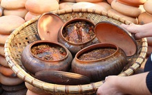 Doanh nhân Việt kể chuyện bán hết veo 1 tấn cá kho, chả mực trong 3 ngày hội chợ ở Nga