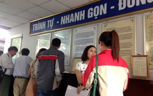 Chưa hết hạn đã phải đổi giấy phép lái xe, lại bị 'cò' lừa