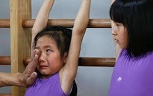 Đến khi nào bạn cần giải phóng và cho con quyền tự quyết khỏi các lớp học "nhồi bông"?