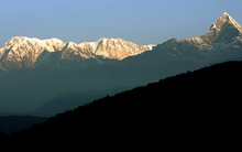 Máy bay chở khách mất tích ở Nepal