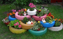 Sân vườn đẹp như mơ nhờ những món đồ tái chế