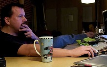 Nếu hay cắn móng tay, bừa bộn và buôn chuyện: Xin chúc mừng, bạn có tố chất để thành công hơn người!