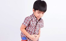 Bố mẹ sốc khi bé 5 tuổi suýt bị ung thư vì lây từ ông ngoại