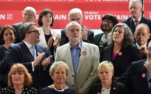 Hậu Brexit: Các quan chức Anh đồng loạt từ chức