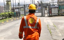 Exxon, Shell đối phó ra sao với giá dầu giảm?
