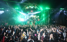 Đếm ngược năm mới, Hà Nội "ngập" trong sắc bia, nhà sản xuất "ngập" trong cơ hội?