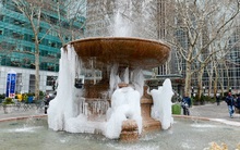 Nước Mỹ đón lễ tình nhân trong giá rét