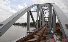 Chiều nay, chạy thử tải cho tàu lưu thông qua cầu Ghềnh