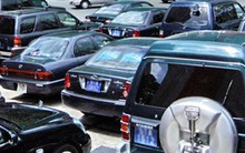 TPHCM đưa tiền khoán xe công vào lương cán bộ?