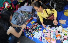 Nhiều nguy cơ từ mỹ phẩm xách tay