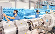 Ngành nhựa và nỗi lo bị thâu tóm