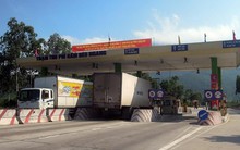 Trạm thu phí vượt thời hạn: Phải trả lại tiền và xin lỗi dân