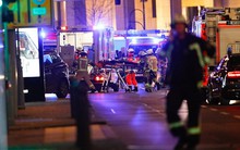 Hiện trường kinh hoàng vụ khủng bố chợ Giáng sinh ở Đức