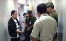Bắt quả tang khách Trung Quốc ăn cắp trên chuyến bay TP HCM-Hà Nội