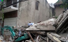 Nhiều nhà nguy hiểm ở Hà Nội chờ sập và điệp khúc “rà soát”