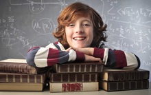 Cha mẹ đừng lấy tố chất của con để khen ngợi, hãy dùng tư duy mở rộng để dạy tốt hơn