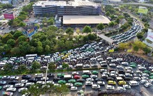 TPHCM kiến nghị xây 2 cầu vượt thép giải cứu ùn tắc ở sân bay Tân Sơn Nhất