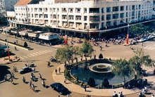 Cùng nhìn những hình ảnh cuối cùng của toà nhà 130 năm tuổi tại Sài Gòn chính thức bị đập xây cao ốc 40 tầng