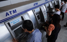 Thẻ ATM sẽ được chuyển từ thẻ từ sang thẻ chip để phòng chống tội phạm