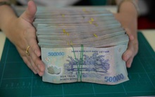 Dừng cho vay tuần hoàn: Các ngân hàng đừng chỉ lo than vãn!