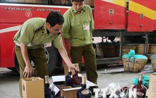 TP.HCM: Thu giữ hơn 2.000 chai rượu ngoại không rõ nguồn gốc