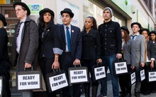 Từ chuyện cử nhân, thạc sĩ đi làm công nhân ngẫm 4 sai lầm kinh điển của bố mẹ Việt Nam