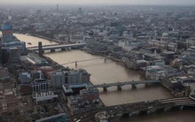 Doanh nghiệp nước ngoài ở Anh như "ngồi trên đống lửa"