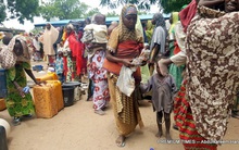 Nơi trẻ em chết đói, bà mẹ bán dâm để tồn tại