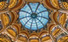 Vòng quanh thế giới chiêm ngưỡng ô cửa kính màu đẹp hơn cả trí tưởng tượng của bạn