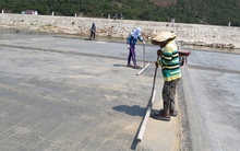 Nhọc nhằn nghề muối Tuyết Diêm