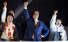 Chiến thắng vang dội, Thủ tướng Abe đi vào lịch sử chính trường Nhật Bản