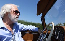 Từ chối công việc ổn định do cha sắp đặt, Rob Myers trở thành triệu phú nhờ tài phục chế ô tô hàng đầu thế giới