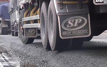 TP.HCM: Thi công ẩu, quốc lộ 1 xập xệ, vá chằng vá đụp