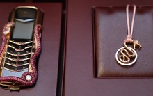 Chiếc "điện thoại cục gạch" giá hơn 8 tỷ đồng