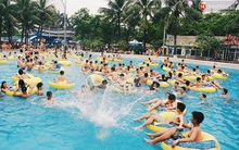 Cùng mở công viên nước, vì sao Công viên Hồ Tây chỉ lãi bằng số lẻ của Đầm Sen?
