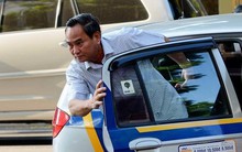 Thứ trưởng cười tươi đi taxi, lãnh đạo tỉnh thích 'đặc thù xe công'