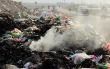 Bãi rác khổng lồ chình ình từ lâu ở Bắc Ninh