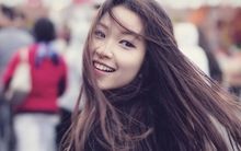 Cô gái xinh đẹp giành 8 học bổng tiến sĩ Mỹ: "Nếu có vấp, đứng dậy xem hòn đá nào làm mình ngã"