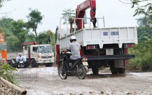 'Mánh' né trạm thu phí quốc lộ 5 của tài xế xe tải