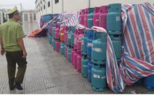 Thu giữ hàng trăm vỏ bình gas bị bán sắt vụn