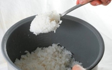 3 kiểu bữa tối nguy hiểm đang âm thầm "ăn mòn" sức khỏe của gia đình bạn từng ngày!