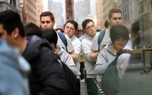 Phải dạo quanh thế giới xem hàng ngàn người đang xếp hàng chờ mua iPhone X mới thấy chiến lược marketing của Apple thành công như thế nào