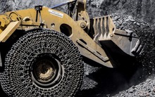 "Vòng luẩn quẩn" thừa quặng sắt tại Trung Quốc