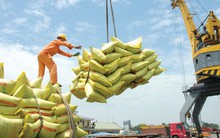 Tấn công “bức tường” điều kiện kinh doanh