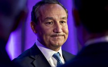 Sau bê bối kéo hành khách gốc Việt, CEO Oscar Munoz mất cơ hội trở thành Chủ tịch United Airlines