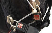 Big C, AEON, Fivimart... chạy đua tốc độ niêm phong túi trước khi vào siêu thị