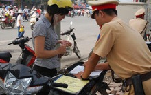 Tham gia giao thông, bắt buộc phải mang những giấy tờ gì?