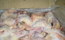 Chợ biên giới Hà Giang tràn lan gà 'siêu rẻ'