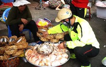 Infographic: Điều chưa biết về đùi gà Mỹ 7.000 đồng/kg