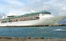 Mỹ dừng hoạt động các nhà máy hạt nhân, dùng siêu du thuyền sơ tán người vì siêu bão Irma